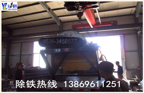 2.远力磁电专业生产各种设备   干式磁选机,湿式磁选机,赤铁矿磁选机,褐铁矿磁选机,镜铁矿磁选机,锰矿磁选机等.拥有精良的加工设备,雄厚的科研力量,先进的工艺编排和现代化的管理,是磁选机设备定点生产企业.我们为客户提供优质的售前技术服务,认真介绍各种设备的技术特点.要求及用途,为客户提供详尽的设备配置和合理的报价,在保证质量的前提下尽量降低客户的投资成本.我厂有各类开云(中国)一站式服务平台-KY.COM
试验设备,可为用户免费做选矿试验.